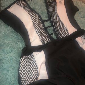 Black and White Low-cut Swimsuit